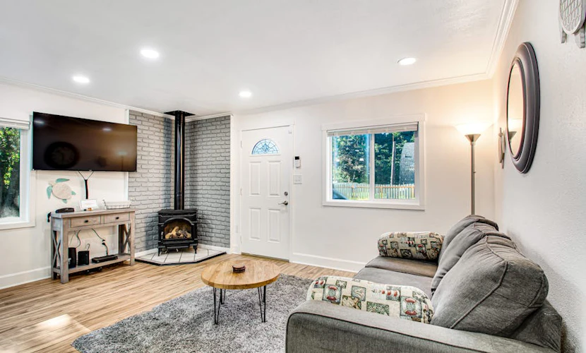 Single-level home with firepit & gas fireplace - walk to the beach, 3 dogs OK