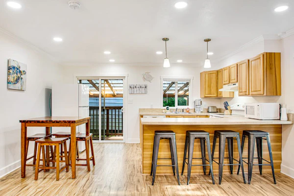 Single-level home with firepit & gas fireplace - walk to the beach, 3 dogs OK