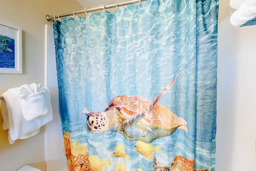 Retro-fun beach suite near beach with fast WiFI - walk to downtown shops