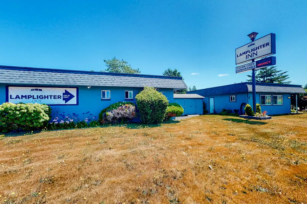 Retro-fun beach suite near beach with fast WiFI - walk to downtown shops