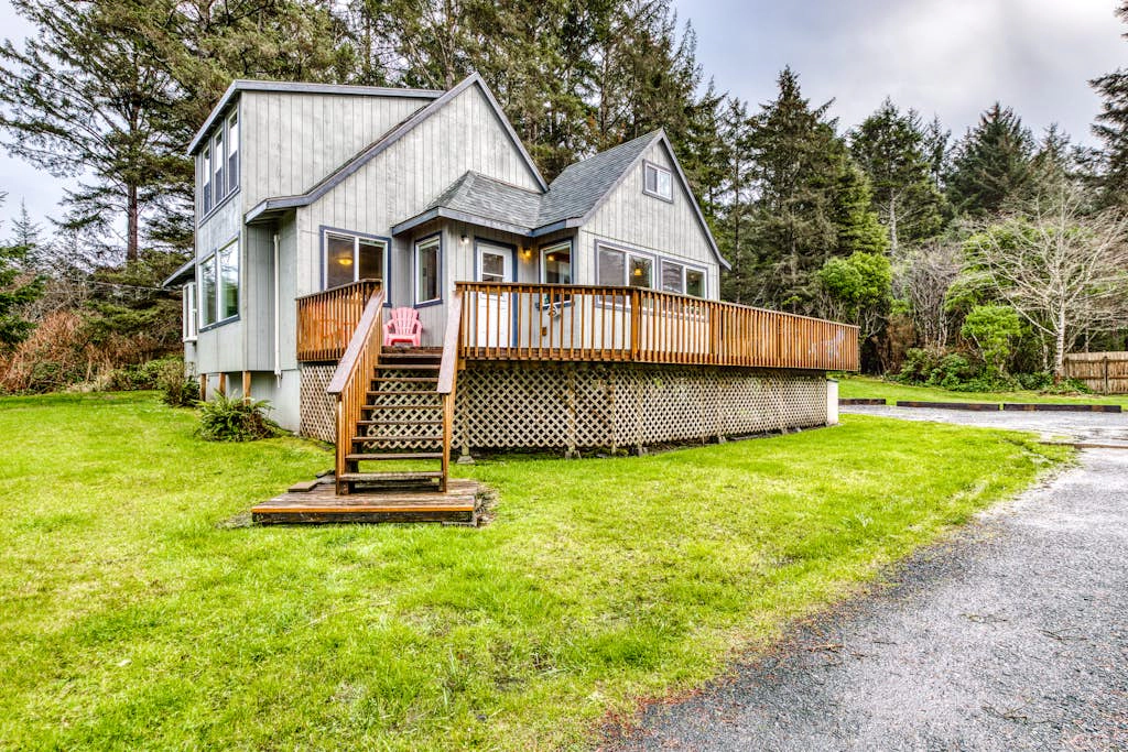Dog-Friendly Home with Wood-Burning Fireplace and Ocean Views - Near the beach