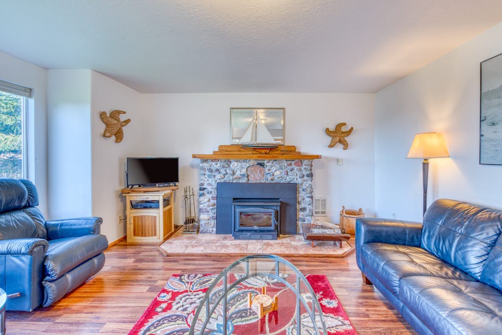 Dog-Friendly Home with Wood-Burning Fireplace and Ocean Views - Near the beach
