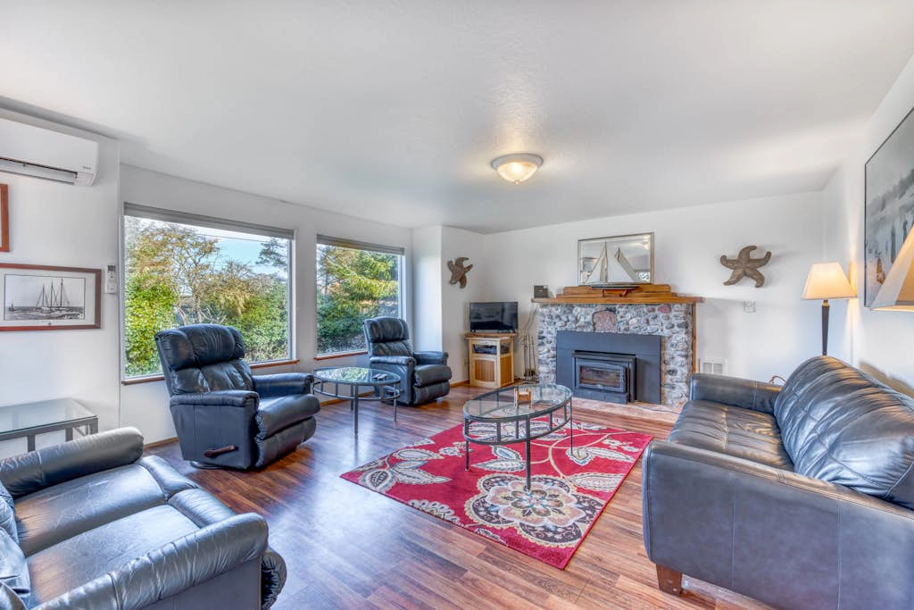 Dog-Friendly Home with Wood-Burning Fireplace and Ocean Views - Near the beach