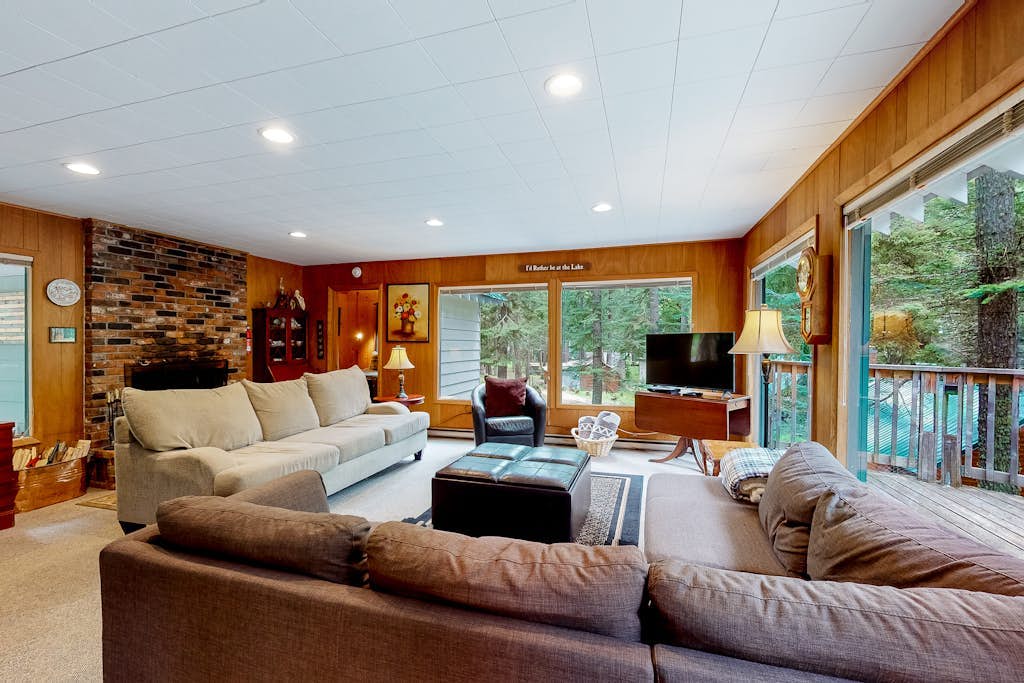 Dog-Friendly Home near Wallowa Lake w/Wraparound Deck, Free WiFi, Great Location