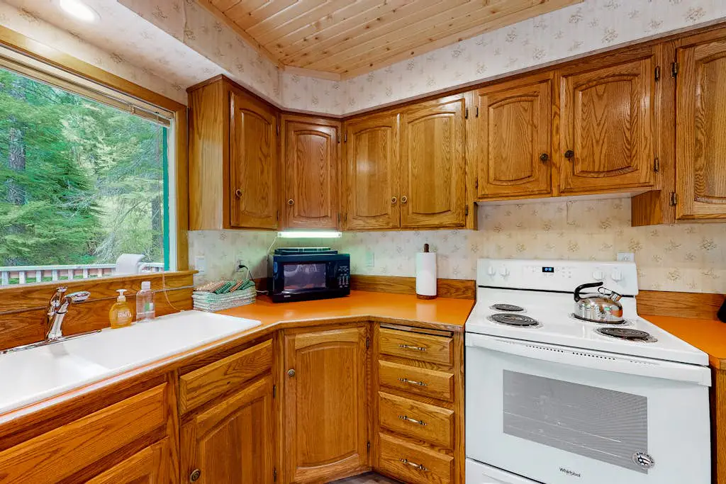 Cabin in the Pines