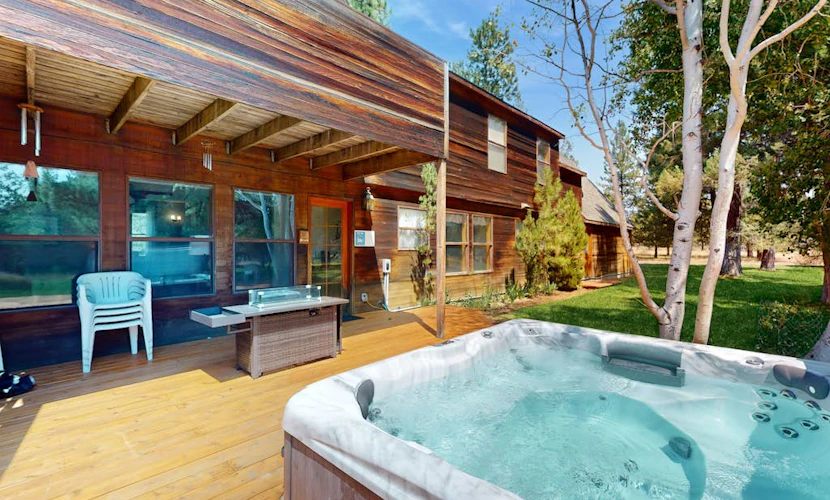 Grand Retreat on 5-Acre Lot with Private Hot Tub & Fireplaces, Mins to Slopes
