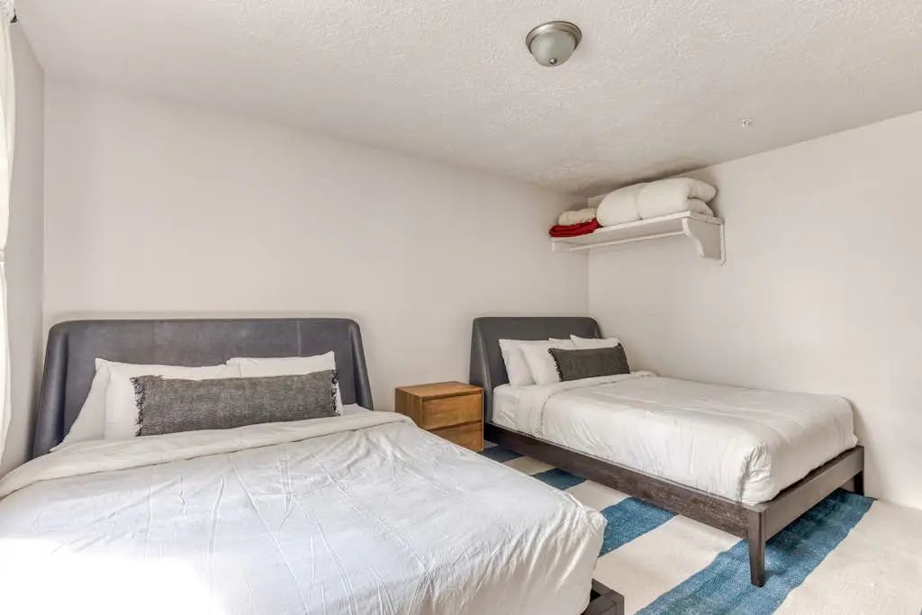 Recently updated in 2024-Large, dog-friendly home with covered deck