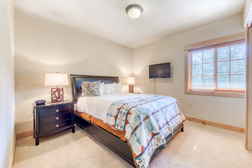 Luxury mountain home withshared pool & hot tub, patio, balcony views, & free WiFi