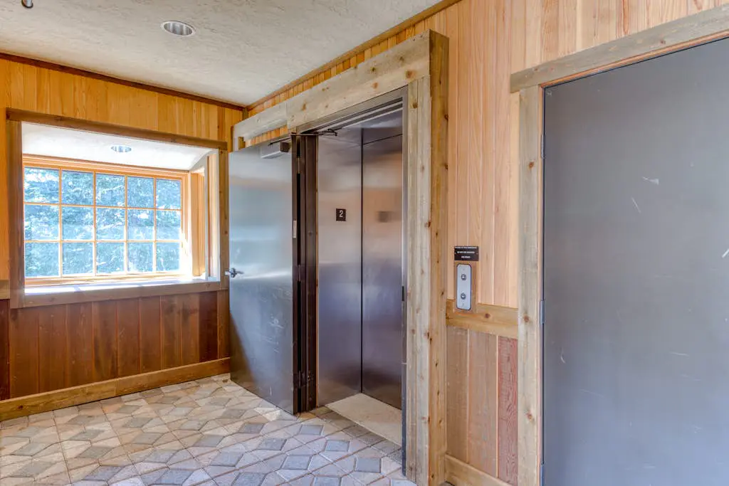Luxury mountain home withshared pool & hot tub, patio, balcony views, & free WiFi