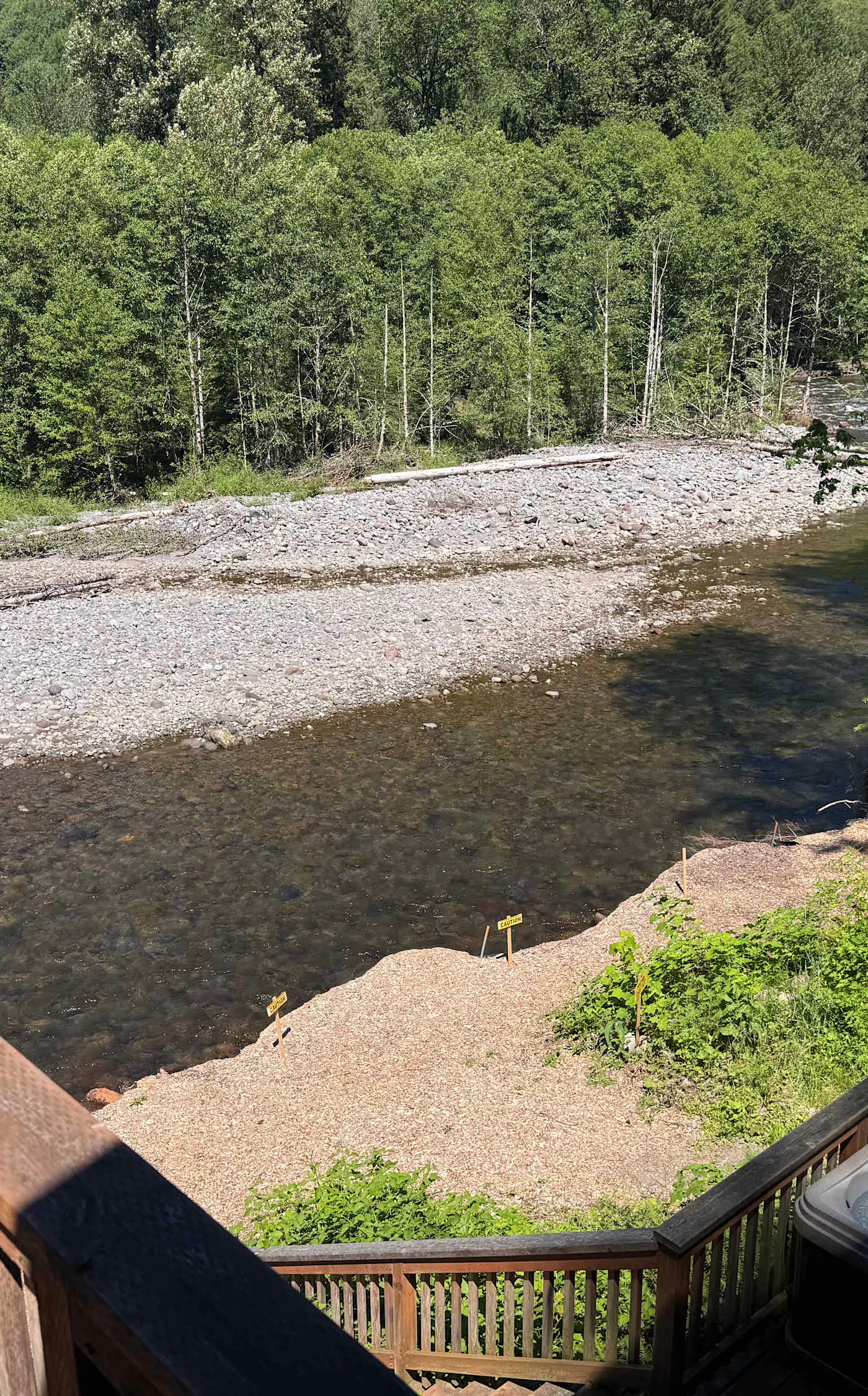 Fantastic river cabin near Mount Hood with private hot tub, firepit & wood stove