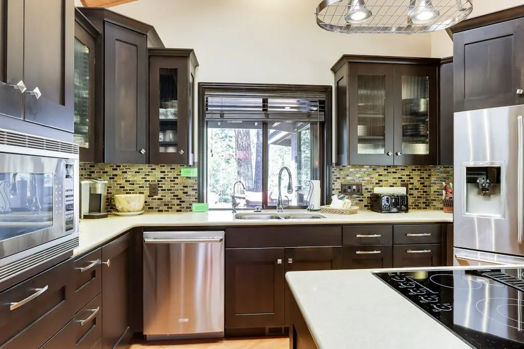 Spacious house with shared hot tub & pool, SHARC access, and private gas grill