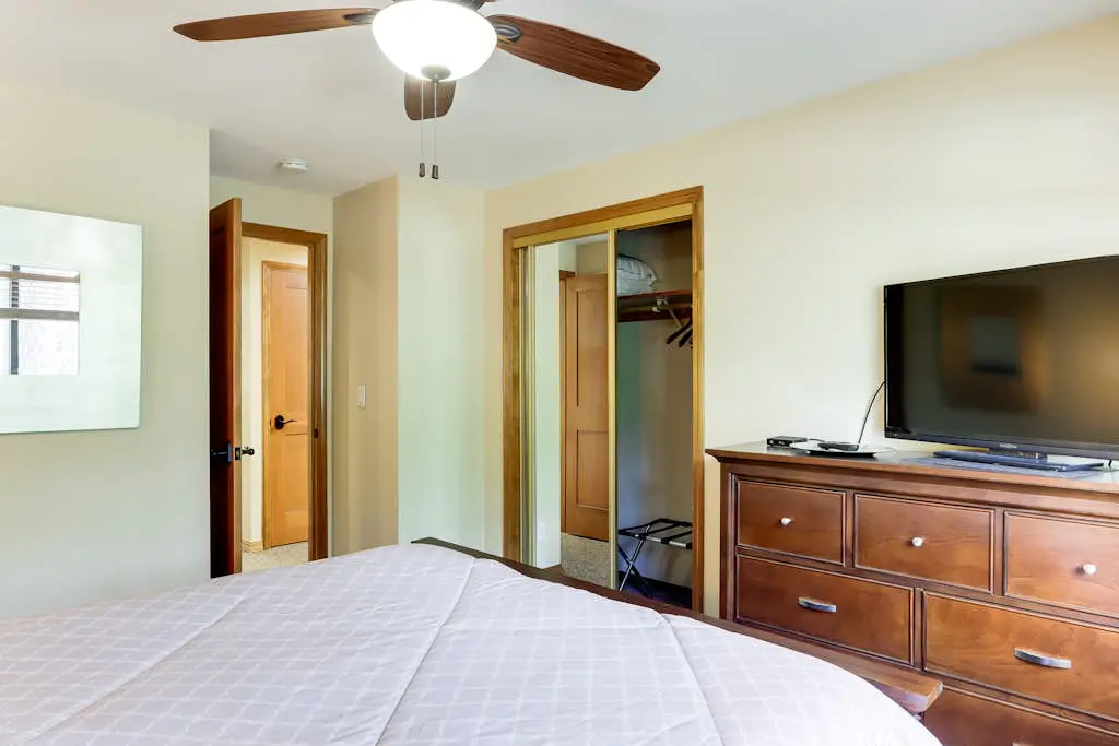Spacious house with shared hot tub & pool, SHARC access, and private gas grill
