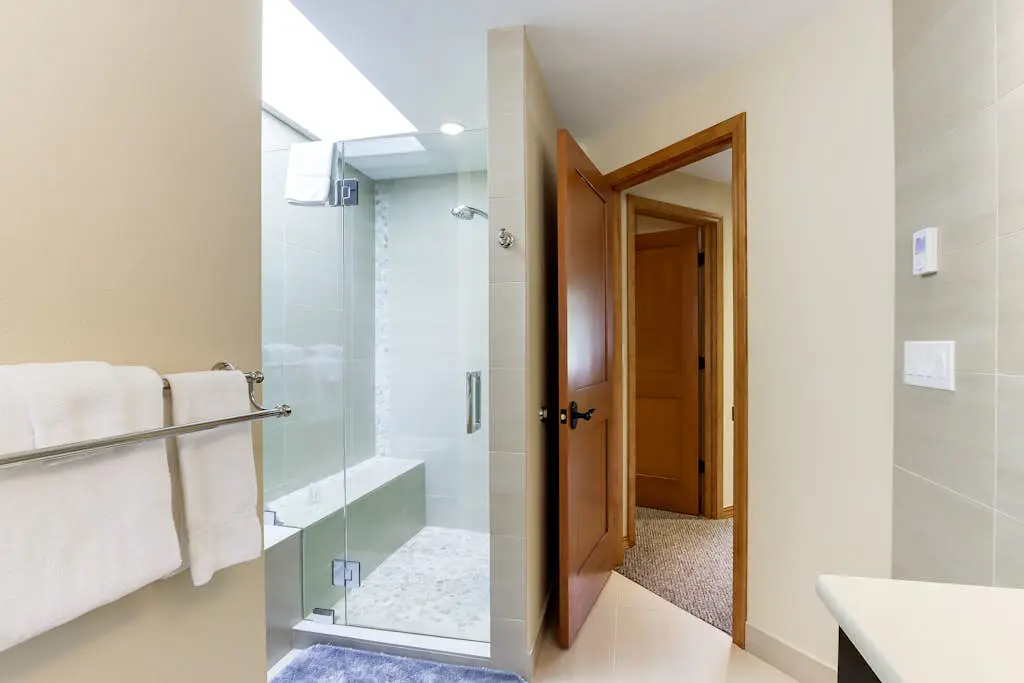 Spacious house with shared hot tub & pool, SHARC access, and private gas grill