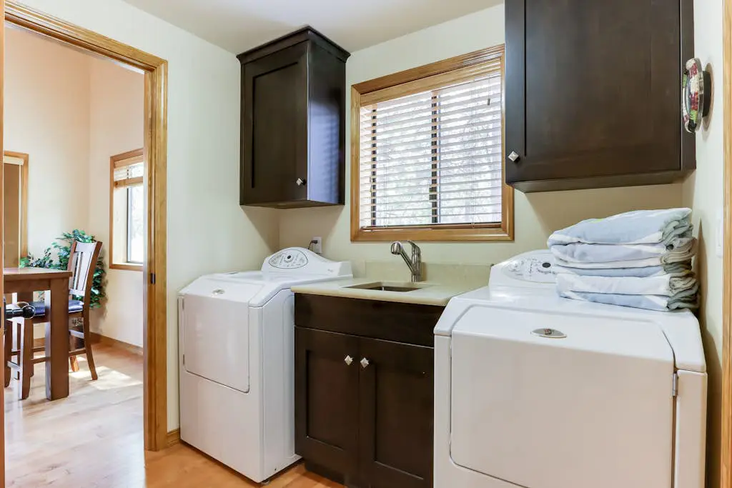 Spacious house with shared hot tub & pool, SHARC access, and private gas grill