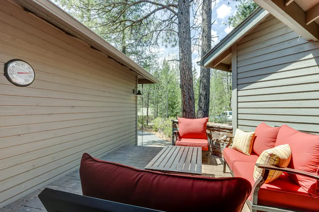 Spacious house with shared hot tub & pool, SHARC access, and private gas grill