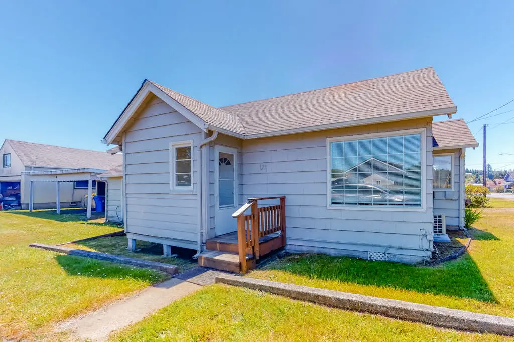 Waldport Bungalow