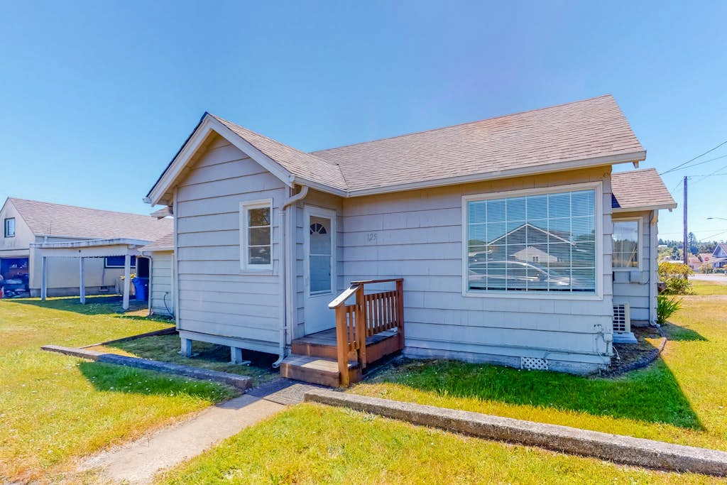 Waldport Bungalow