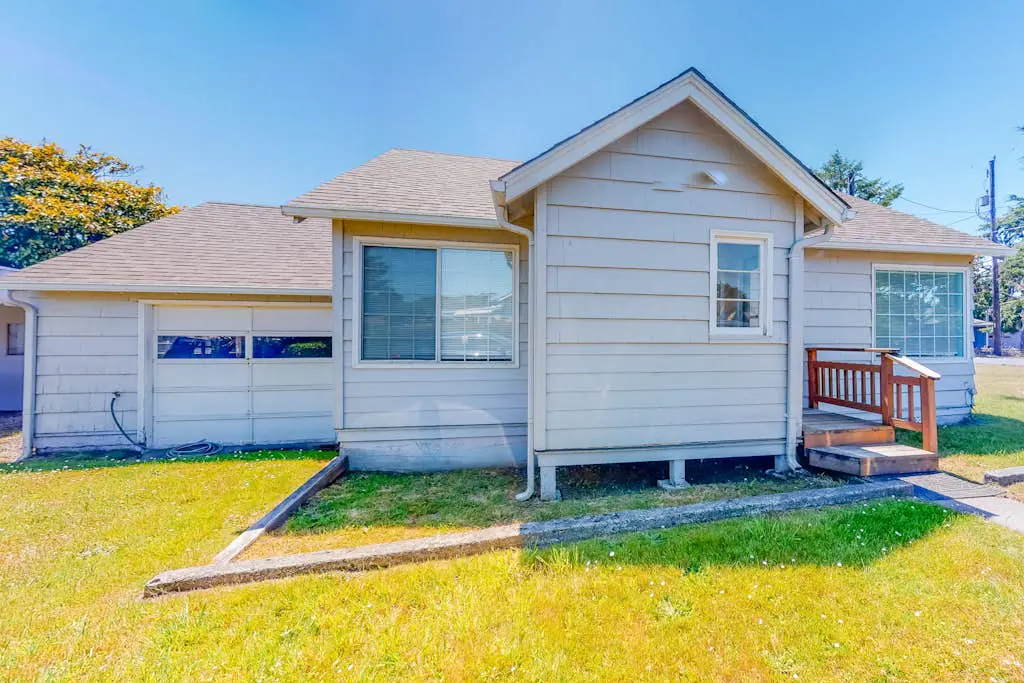 Waldport Bungalow