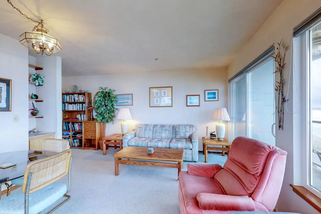 Nye Beach Lighthouse Vista