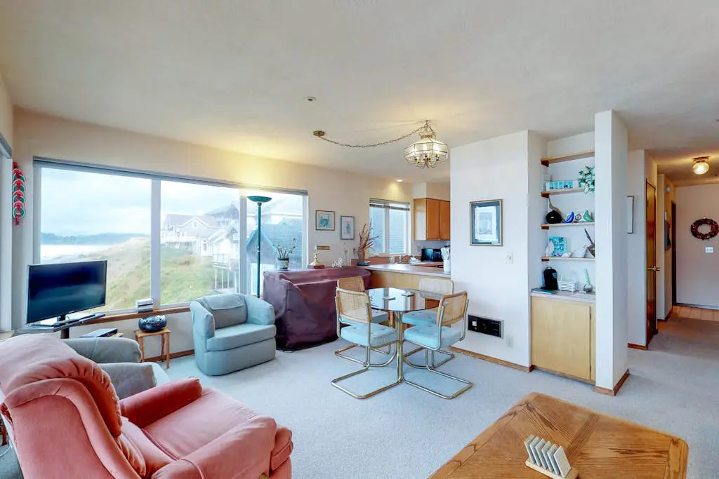 Nye Beach Lighthouse Vista