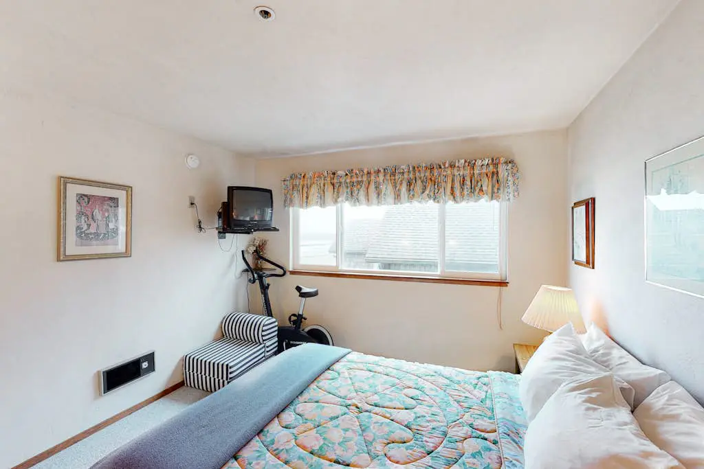 Nye Beach Lighthouse Vista