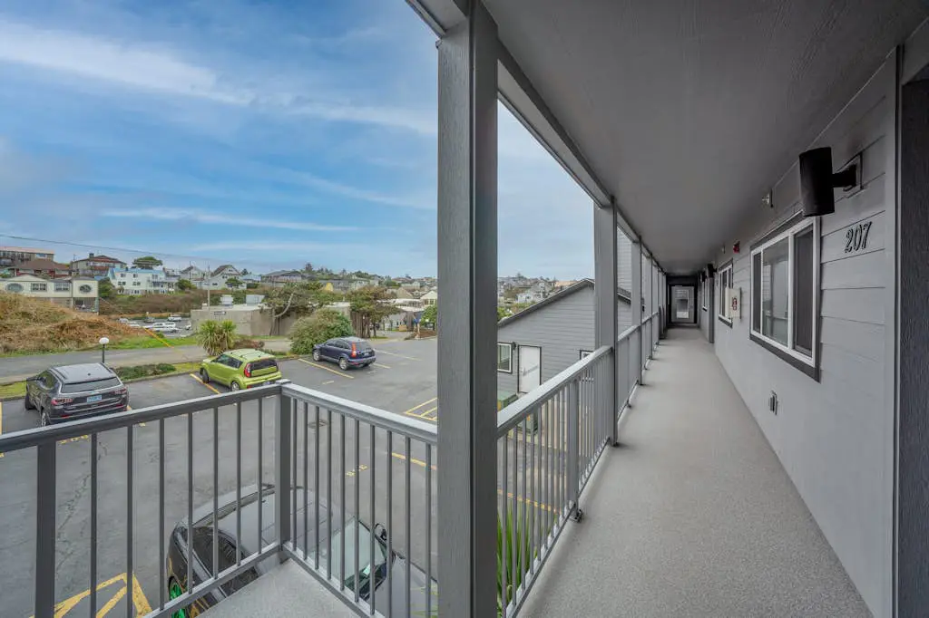 Nye Beach Lighthouse Vista