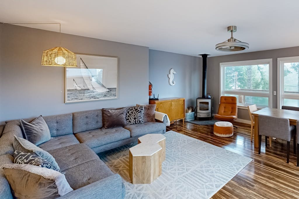 Welcoming haven with mountain view, fireplaces & walkable locale MCA #824