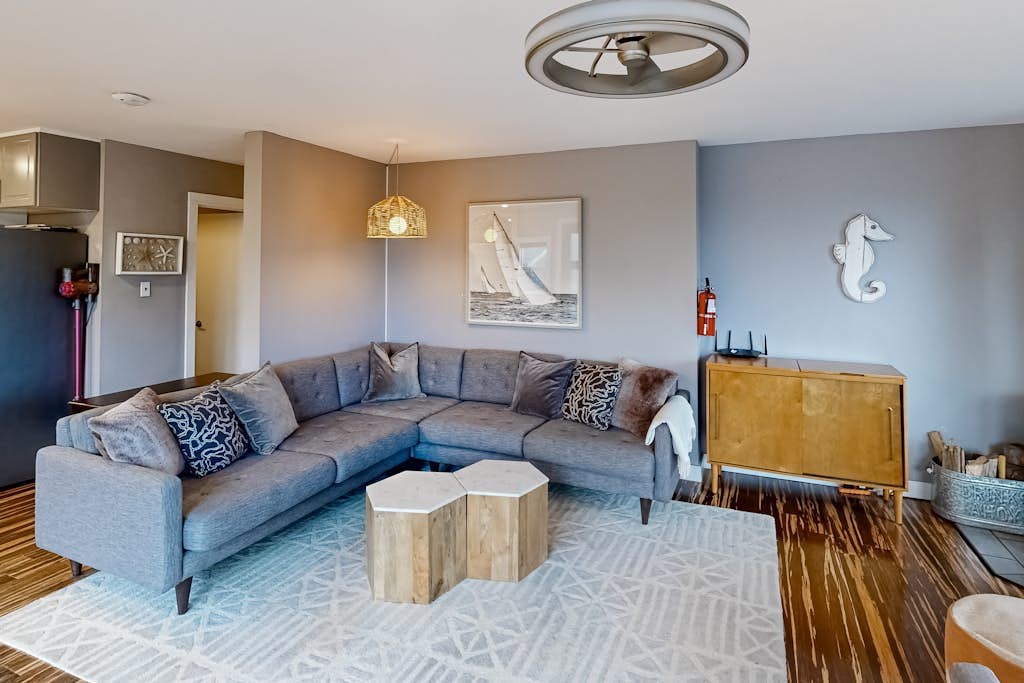 Welcoming haven with mountain view, fireplaces & walkable locale MCA #824