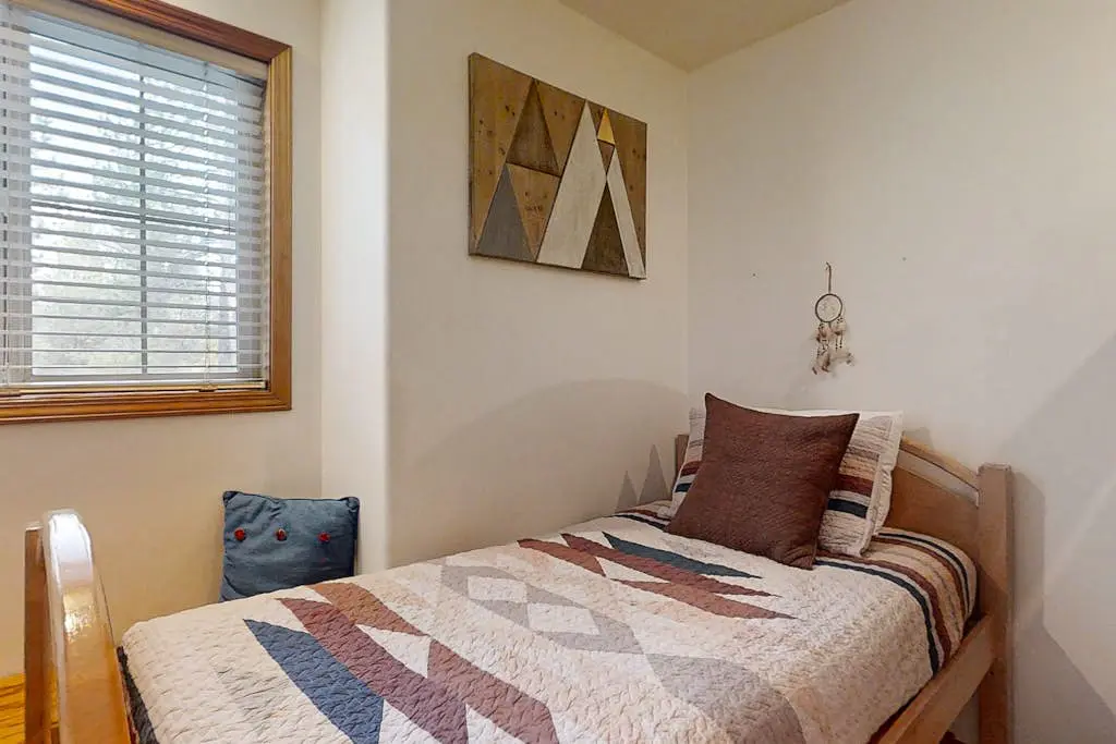 Modern home with game room, SHARC passes, deck & bikes - 2 miles to Village