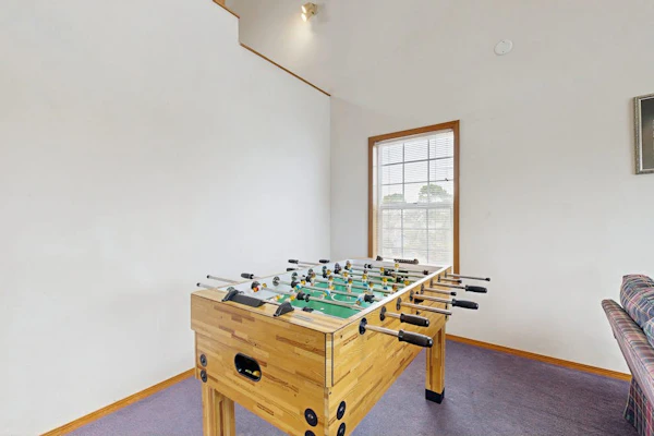 Large home 1 block from the beach with ocean view, game room, fireplace & WiFi