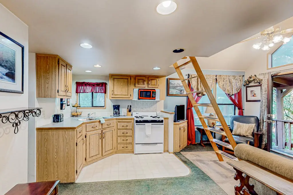 Whaleshead Cabin  C-13