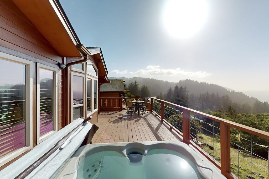 Coastal retreat with ocean views, patio, WiFi, streaming