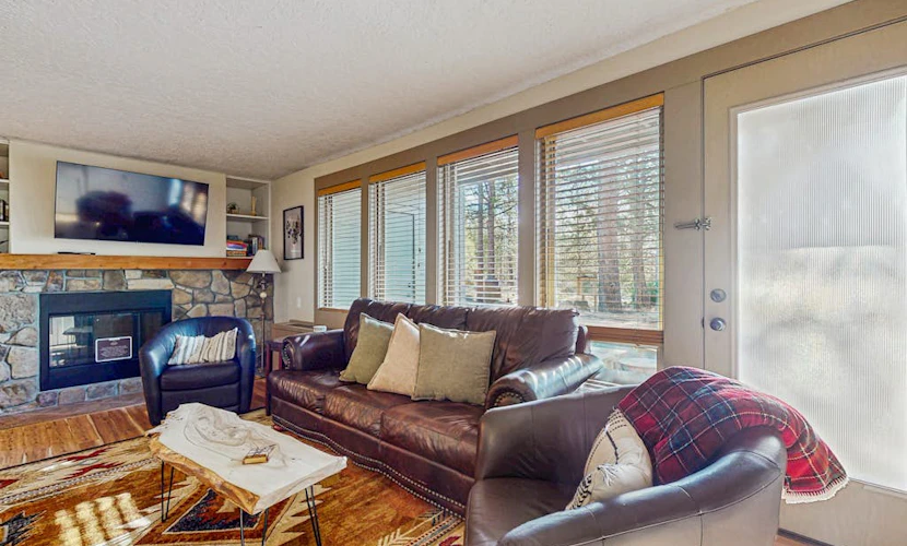 Dog-friendly ground-floor condo with pools, hot tubs, sauna, & fitness room