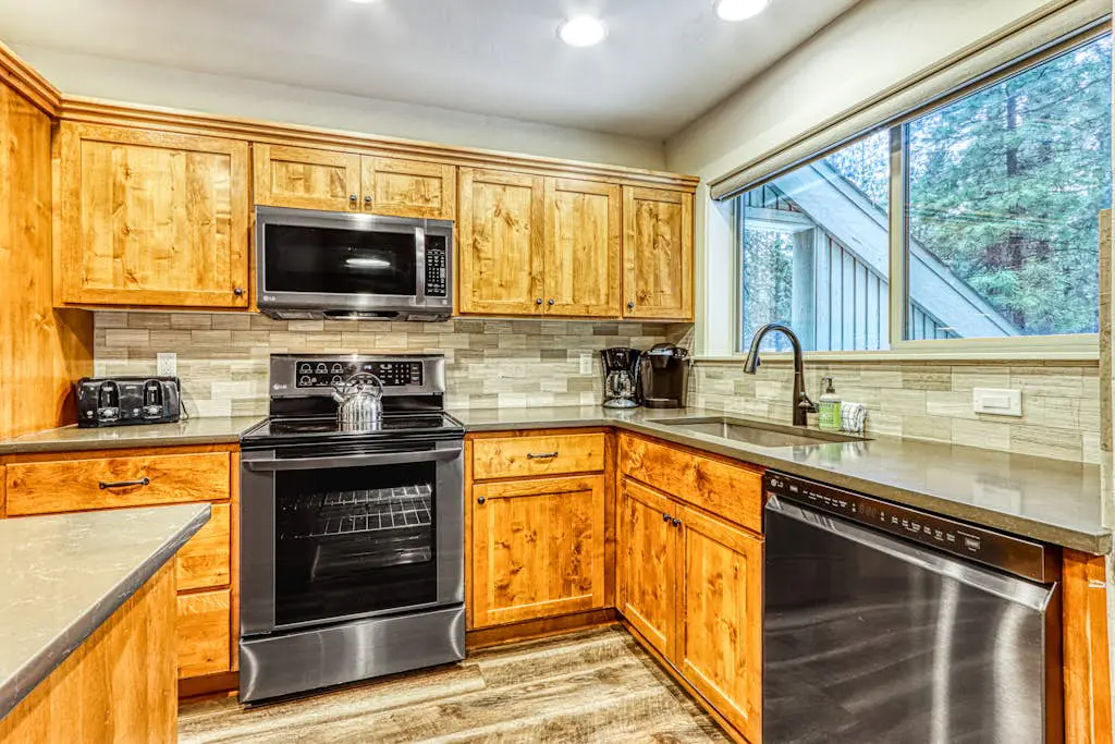 Dog-friendly home next to South Meadow pool with fireplace & washer&dryer