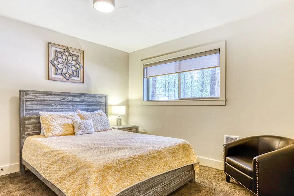 Dog-friendly home next to South Meadow pool with fireplace & washer&dryer