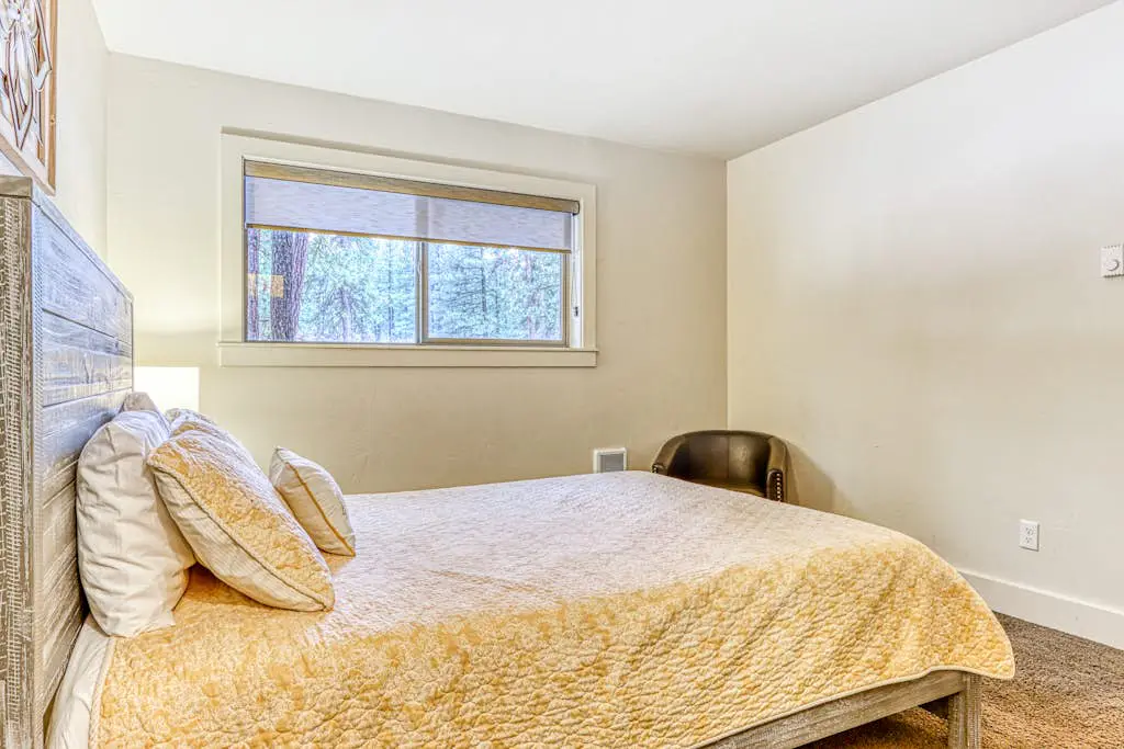 Dog-friendly home next to South Meadow pool with fireplace & washer&dryer
