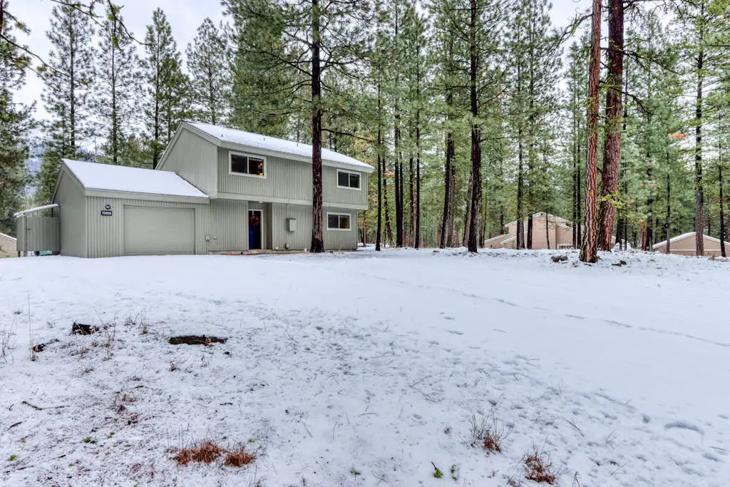 Dog-friendly home next to South Meadow pool with fireplace & washer&dryer