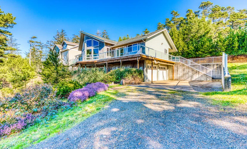 Dog-friendly house with ocean & mountain views - easy beach & park access, game room
