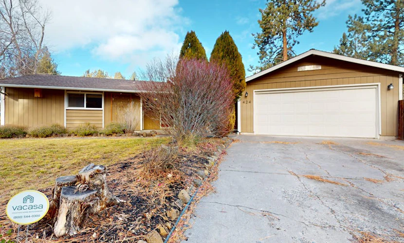 Pleasant PNW retreat with enclosed yard, grill, & W&D - dogs ok, near skiing