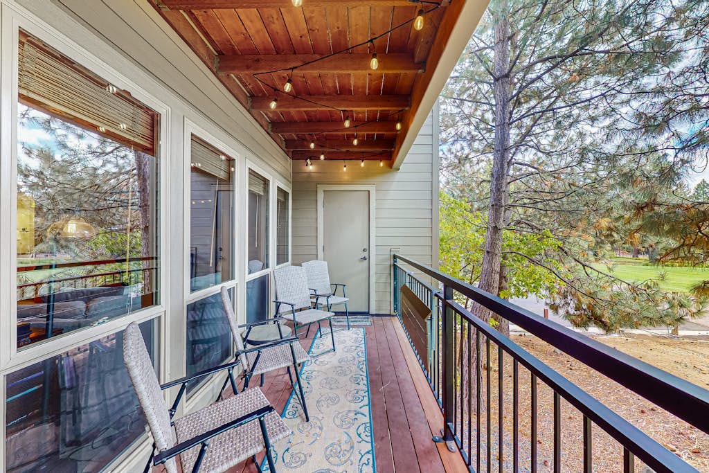 Mountain-view condo with pool, hot tub, sauna, fitness room, balcony, & W/D