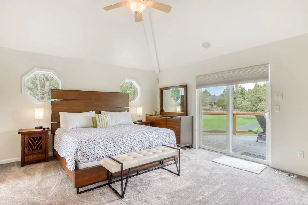 Exquisite home with hot tub, golf on-site, pool, tennis, & washer&dryer