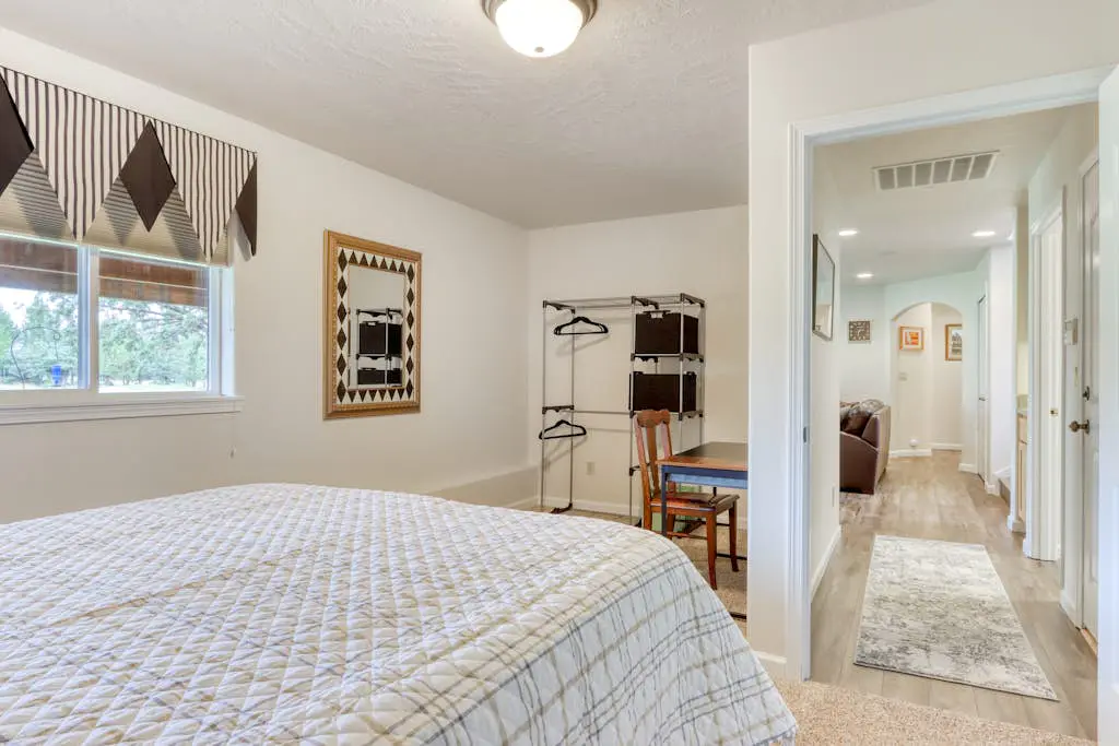 Exquisite home with hot tub, golf on-site, pool, tennis, & washer&dryer