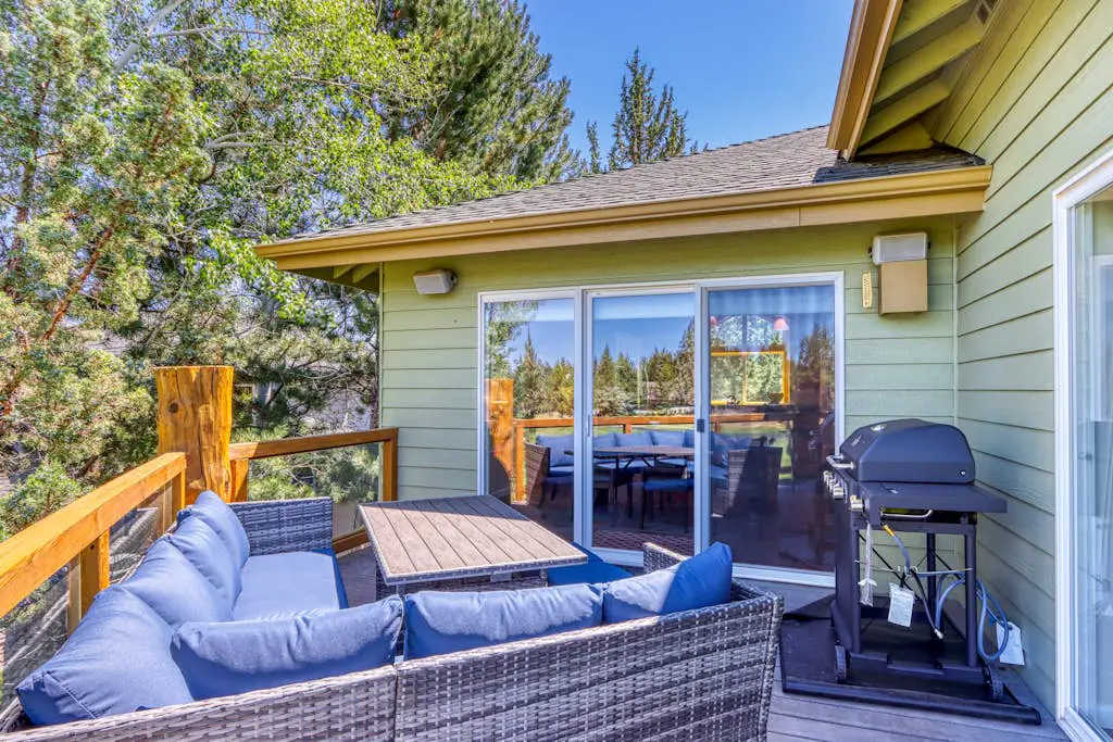 Exquisite home with hot tub, golf on-site, pool, tennis, & washer&dryer
