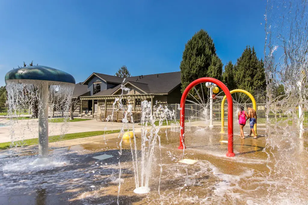Exquisite home with hot tub, golf on-site, pool, tennis, & washer&dryer