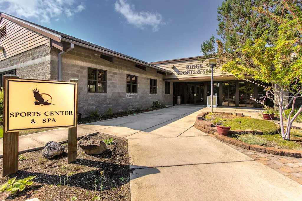 Exquisite home with hot tub, golf on-site, pool, tennis, & washer&dryer