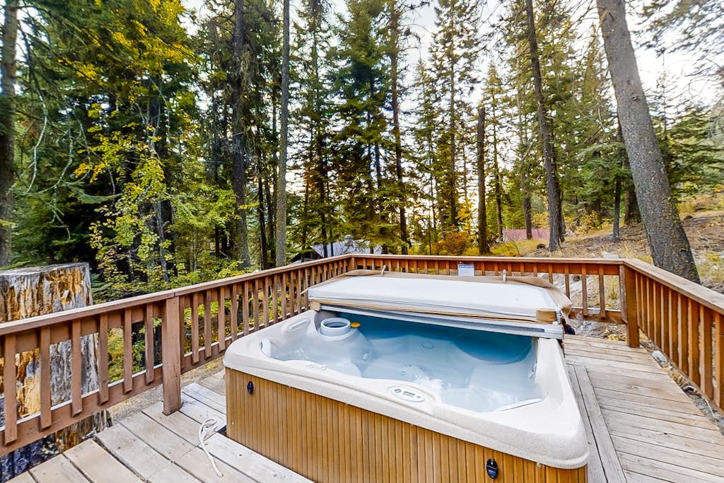 Vintage Cottage w/ Private Hot Tub, Fireplace & Deck - Walk to the Lake, Dogs OK