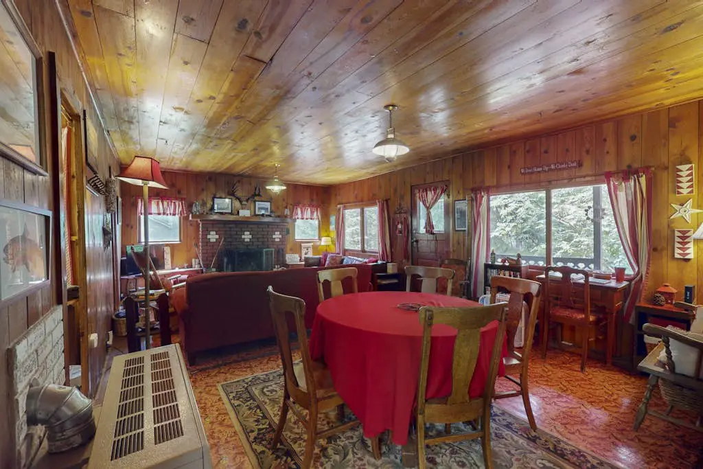 Pine Cone Cottage
