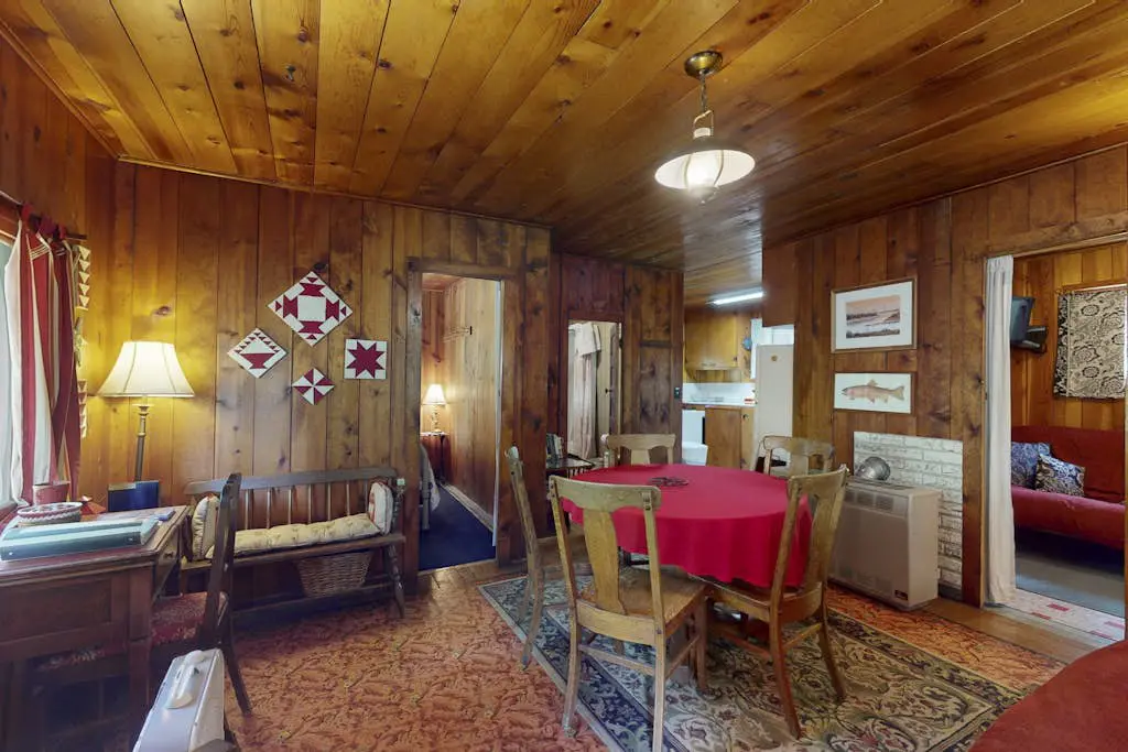 Pine Cone Cottage