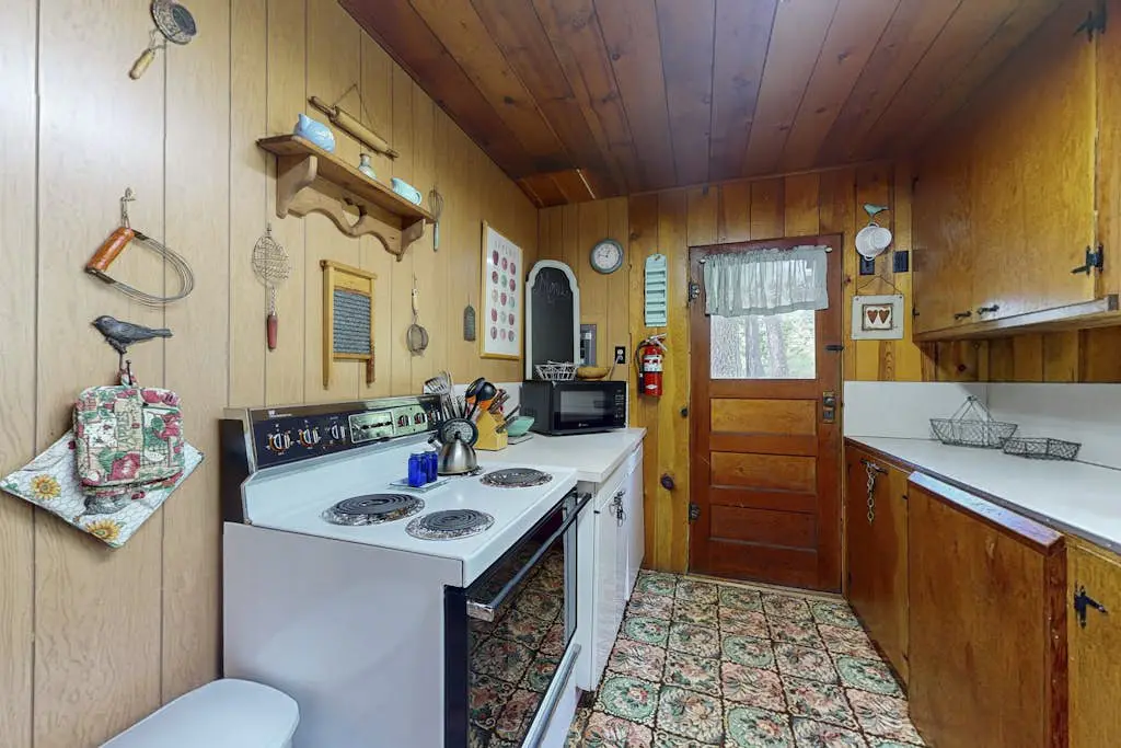 Pine Cone Cottage