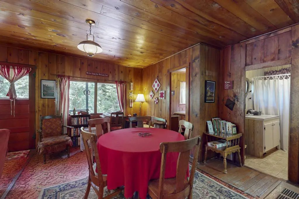 Pine Cone Cottage